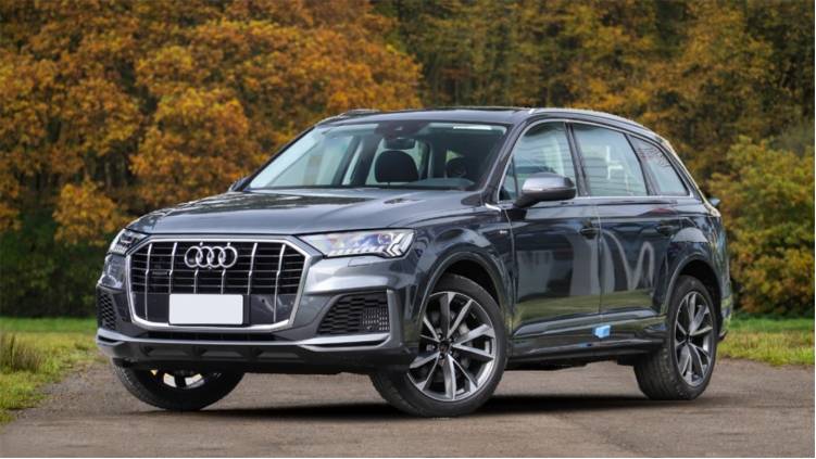 奥迪q7探险阿勒泰:豪华suv的极致体验