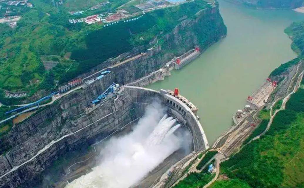 站溪洛渡水电站,位于我国四川省雷波县和云南省永善县交界的金沙江