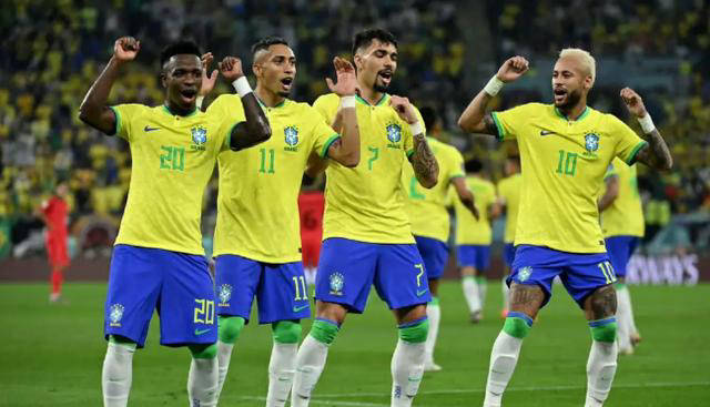 巴西足球:重返巅峰的挑战与机遇