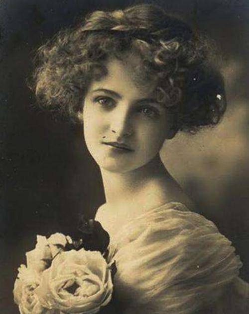 只因爱上一人,女孩被妈妈囚禁小屋25年:照片曝光后,法国人怒了_布兰奇