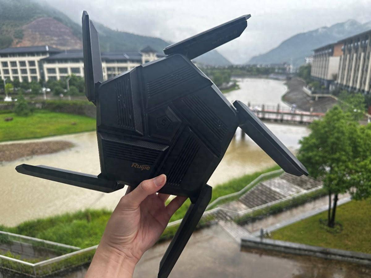 锐捷天蝎BE72 Pro电竞路由器：WiFi7加持，游戏体验再升级