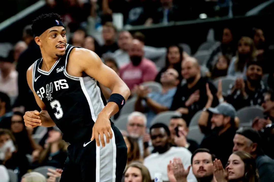 这支年轻的马刺,究竟能够达到怎样的高度?_文班_阵容_球员