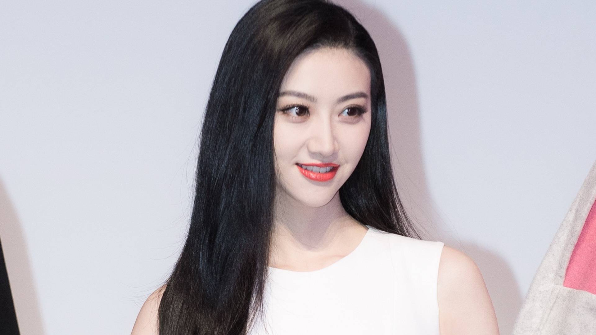 景甜坦言早餐定情,情感观引发热议,细节之中透露真爱追求