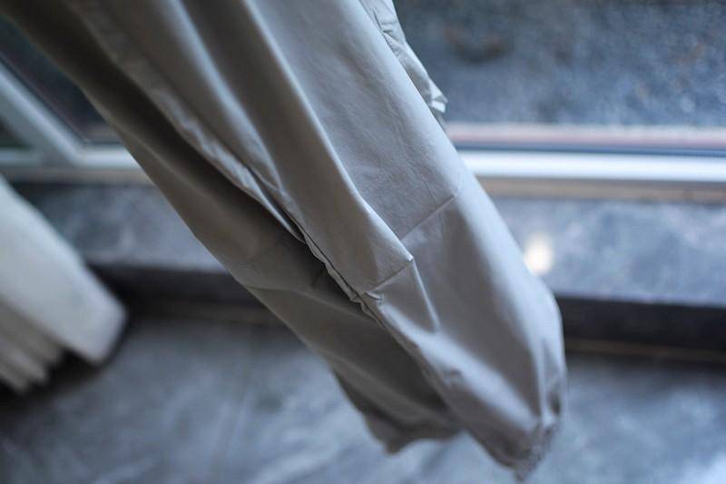 清凉一夏从“素湃”开始 寒水石凉感抗菌防晒速干休闲裤