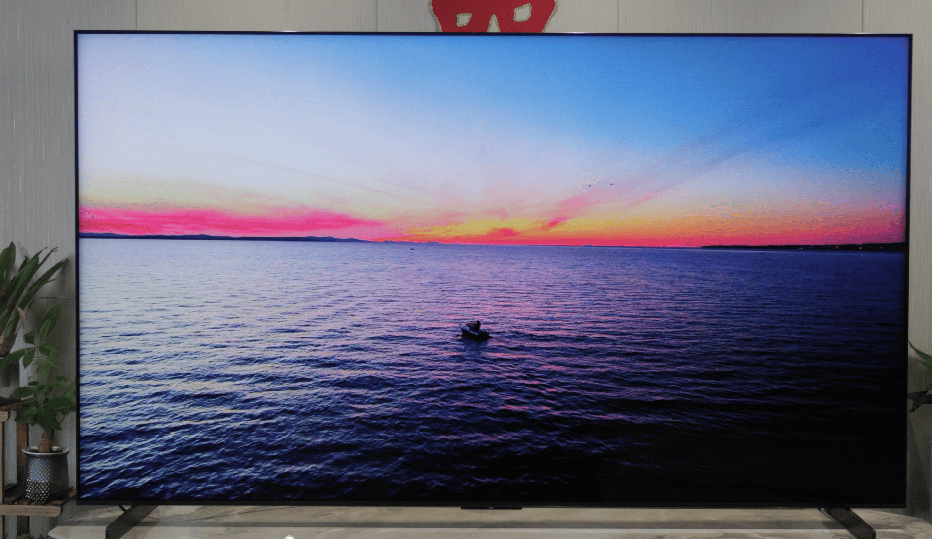 舒适感的调教,得益于tcl深耕电视行业,拥有非常丰富的屏幕调教经验