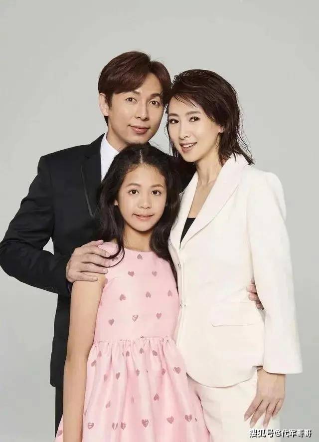 走红,35岁遭豪门抛弃,39岁遇真爱,如今55岁让人羡慕_翁虹_伍伟杰_舞蹈