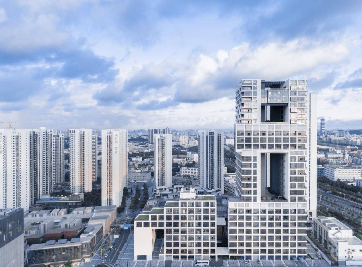 此外,开放式街区满纷汇引进了超大恐龙主题儿童乐园——风之谷探索馆