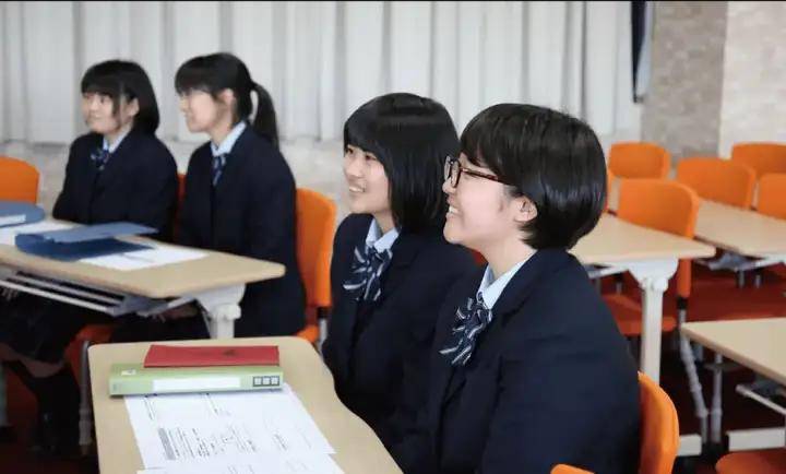 日本高中生活,真的和动漫里一样吗?