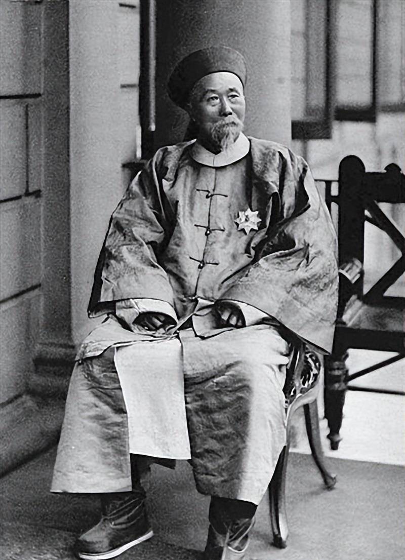 100多年前,李鸿章告诫后人,要想中国强盛必须先做此事