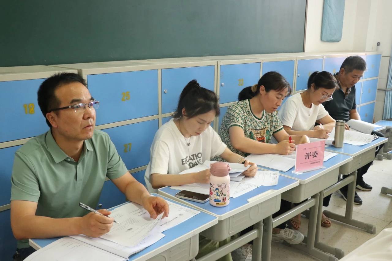 咸阳彩虹中学第二十三届青年教师"五项技能大赛"