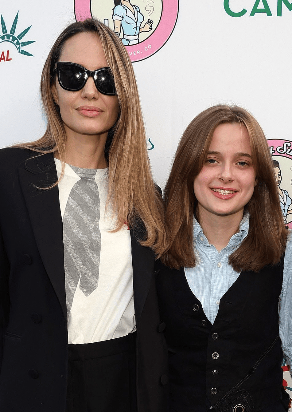 朱莉带15岁龙凤胎女儿走红毯!一身西装太帅,薇薇安长得太像皮特