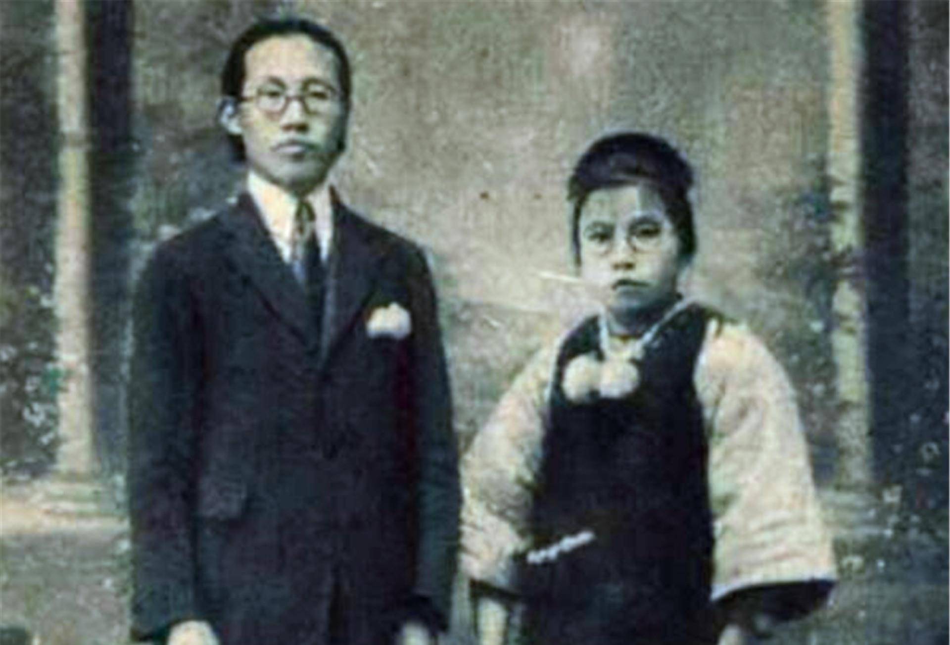 朱湘于1904年出生于湖南的一户普通人家,他上有一个哥哥,父母在他年