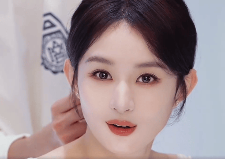 赵丽颖公开行程受期待,家庭事业两不误,与儿子同框母爱感爆棚