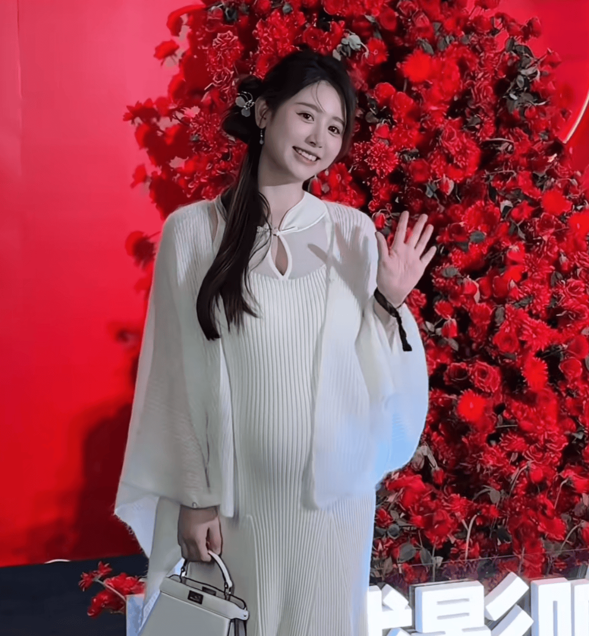 网红"一栗小莎子"官宣产子!顺产6.2斤,整个孕期无孕反妊娠纹