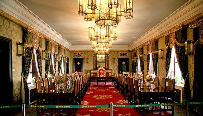 溥仪在长春的伪满皇宫:富丽堂皇奢华无比,图8是皇后婉容的卧室