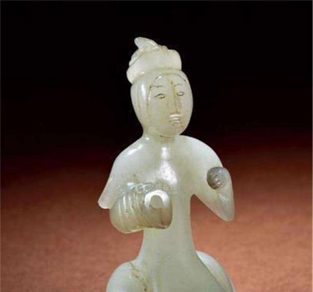 盗墓团伙翻县志知古墓存在,花7万收买守墓人,上亿国宝贱卖400万