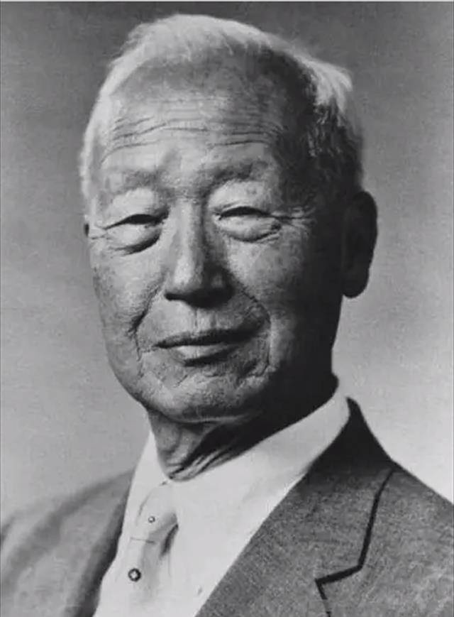 山东一93岁老汉看完《长津湖》,泣不成声指着屏幕:我就是伍千里