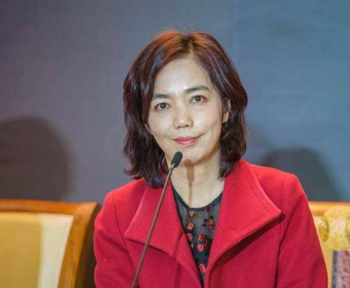 华裔女神李飞飞:从清洁工到斯坦福大学终身教授的蜕变之路