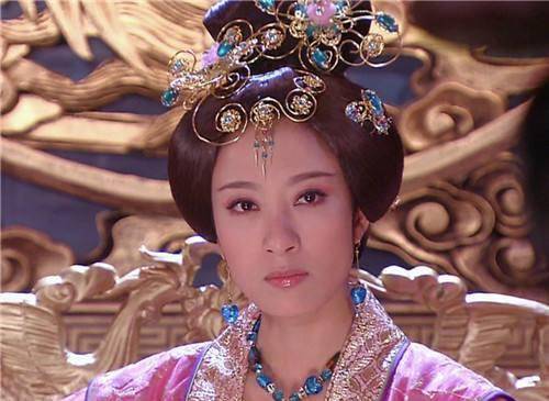 皇帝却专宠她,她死后,皇帝伤心过度跟着死了_明宪宗_万贵妃_万贞儿