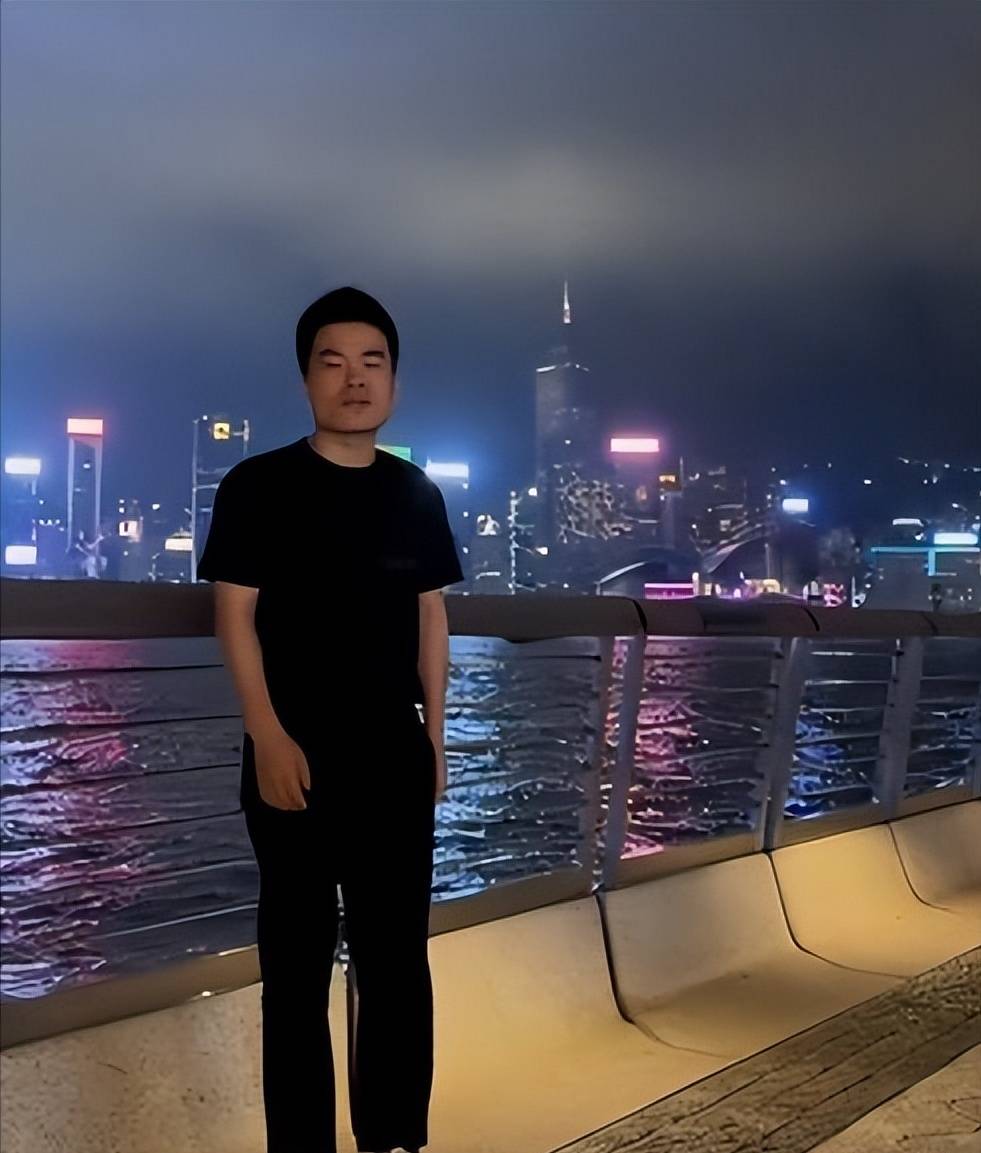 "五好青年"董宇辉被质疑多次不当言论?评论炸锅了