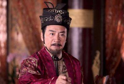 刘询登基后,妻子许平君立马被封为婕妤.