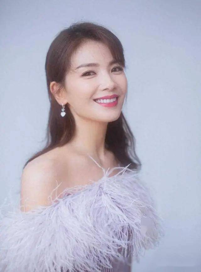 美艳不可挡刘涛,45岁依旧迷人,写真中的极品尤物,美得令人屏息!