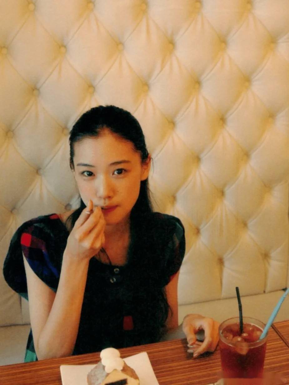 苍井优的美貌与魅力,38岁女神的性感写真大公开!