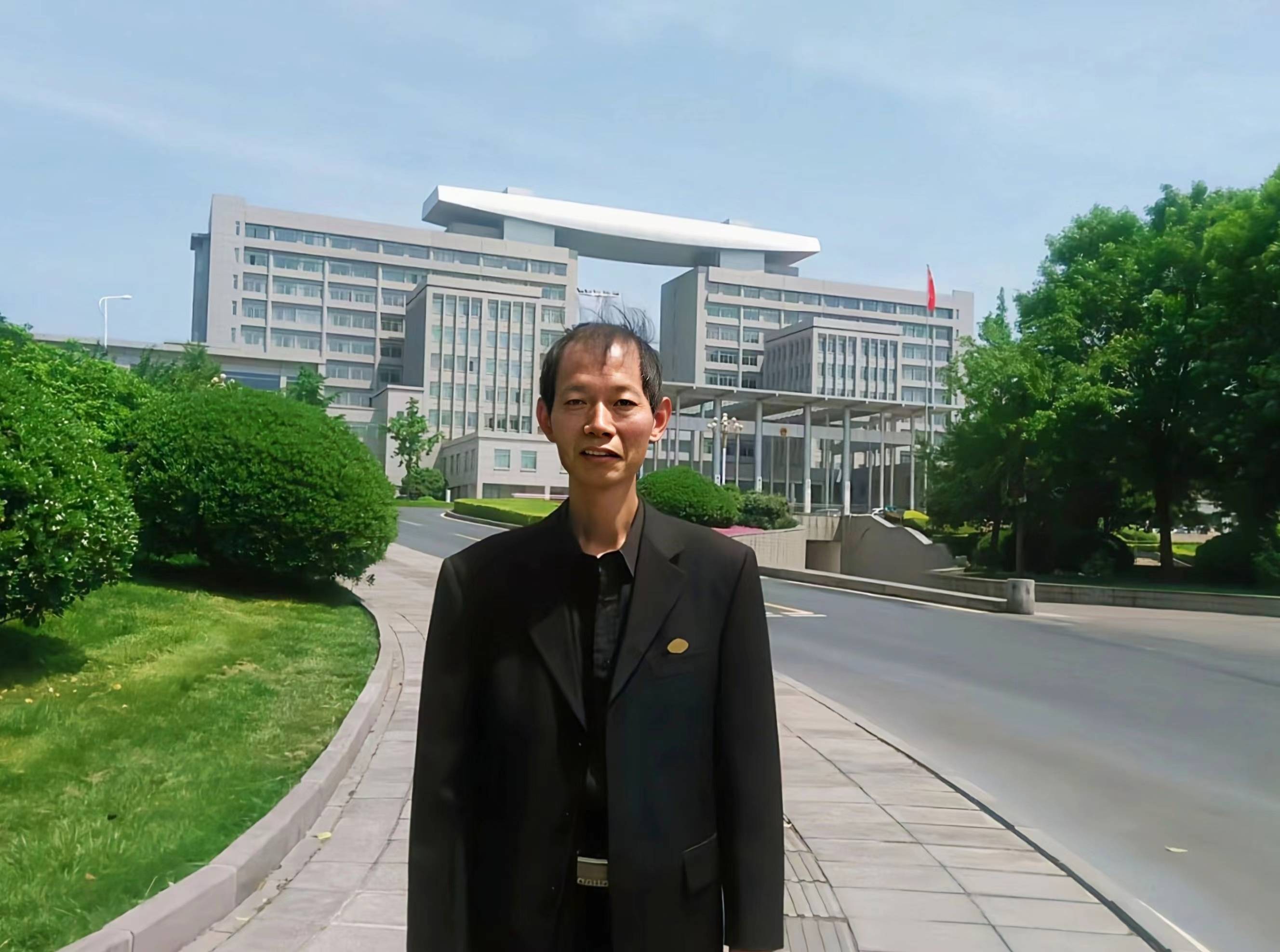 巩义大地热日炎 麦浪滚滚说丰年