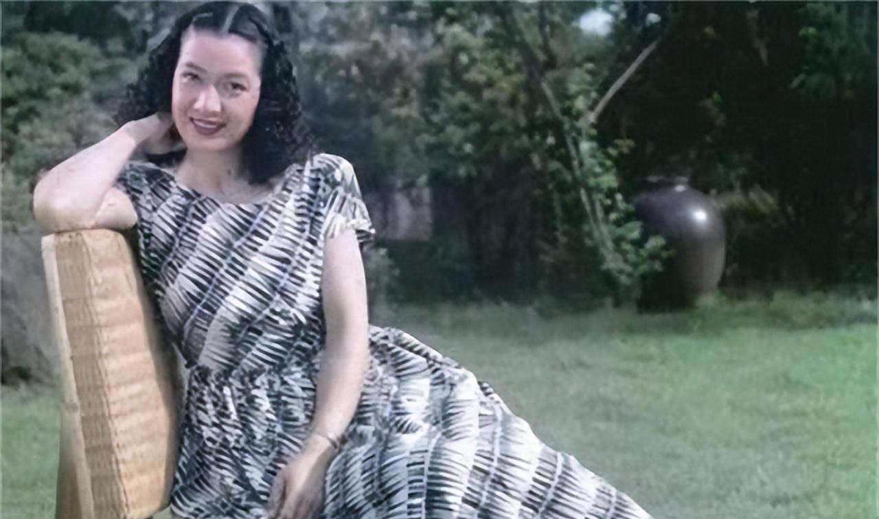 "昭和女神"原节子:26岁被献给麦克阿瑟,终生未婚,95岁离世