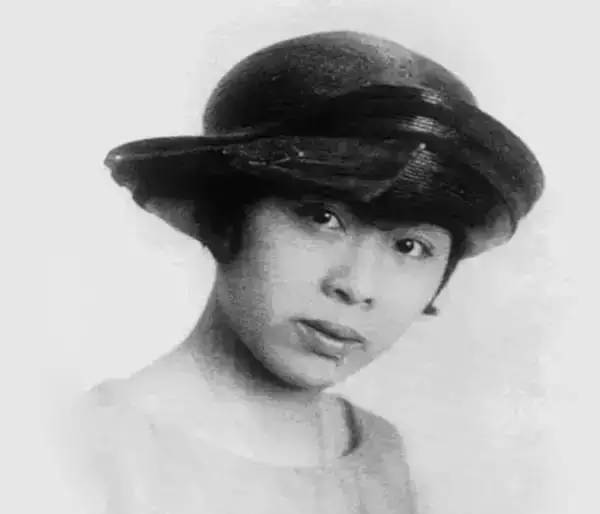 与徐志摩离婚后,张幼仪再嫁苏纪之,将徐志摩唯一血脉培养成才