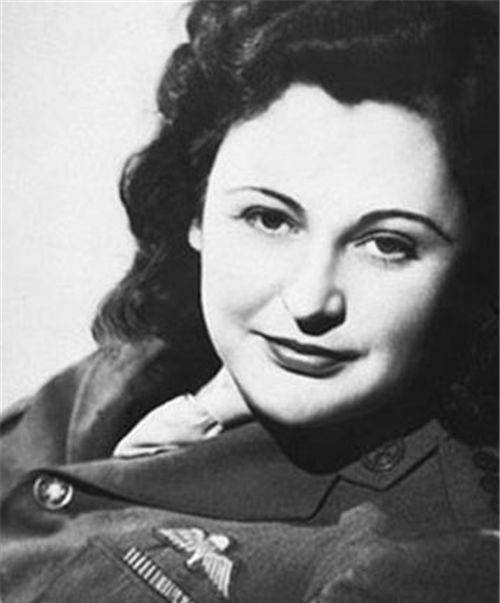 一个玩弄人心的女间谍,窃取军事机密时机智一脱,缩短战争进程_贝蒂