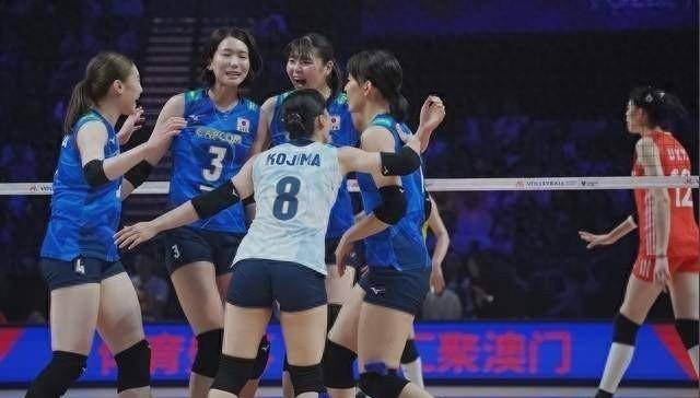 不敌日本女排,球迷要求蔡斌辞去主帅职务,他比真锅政义差很多