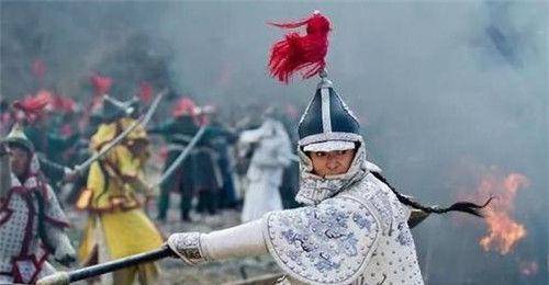 晚清八旗子弟有多败家?身边女人成堆,奢靡程度让现代人自愧不如