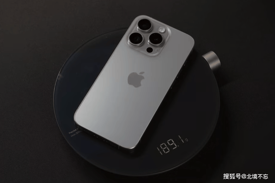 iphone15promax降2500元,iphone15pro降2200元,该怎么选择?