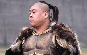 罗松罗成同父异母,罗松能一枪挑开李元霸和罗士信,能打过罗成吗