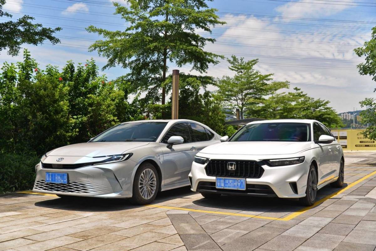 预算20万买合资b级车,英仕派对比凯美瑞,究竟谁更胜一筹?