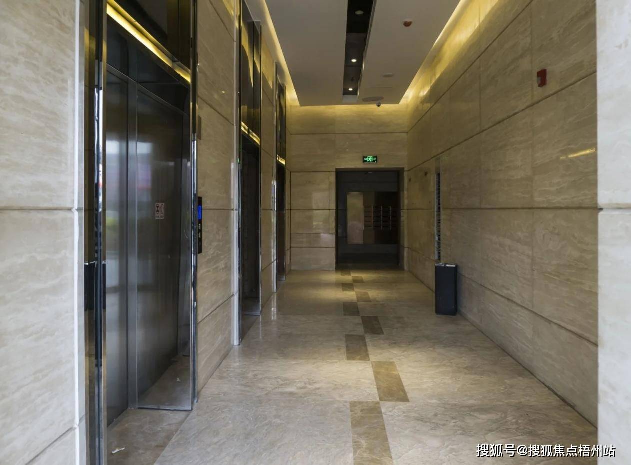 成都谢威中心招商中心免中介费物业电话配套设施