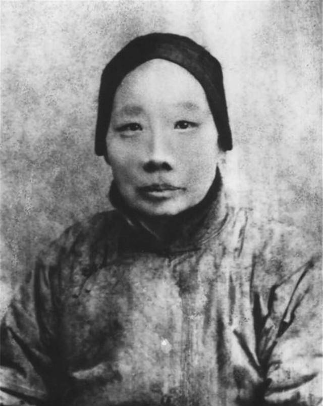 鲁迅的无奈:被母亲骗婚,虽不喜欢朱安,却以丈夫身份赡养她一生