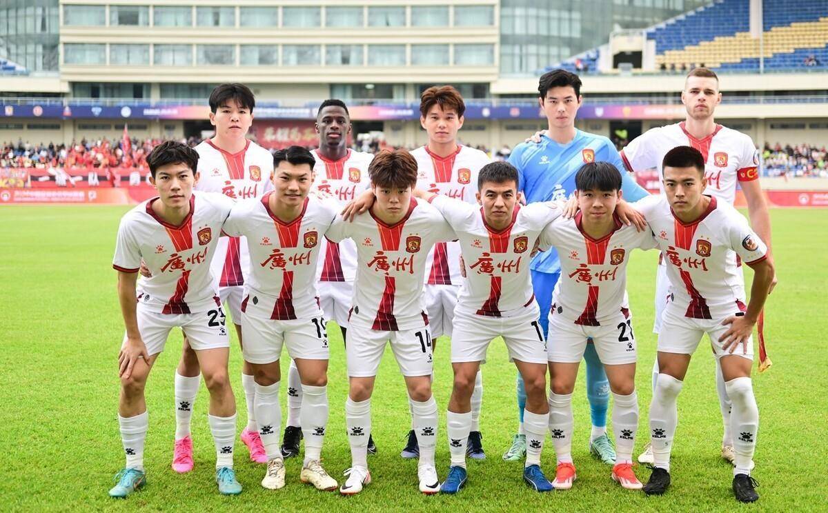 时空德比!豹队十连胜成冲甲大热,粤媒担忧广州队资源争夺落下风