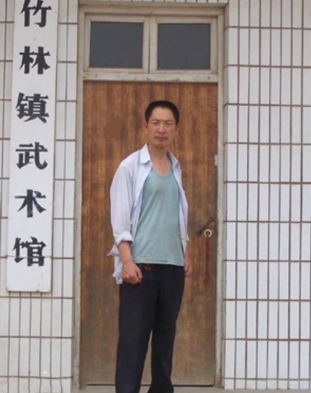 这位李紫剑先生,他便是当代武术界中一手创立了"轨迹拳学"的传奇人物