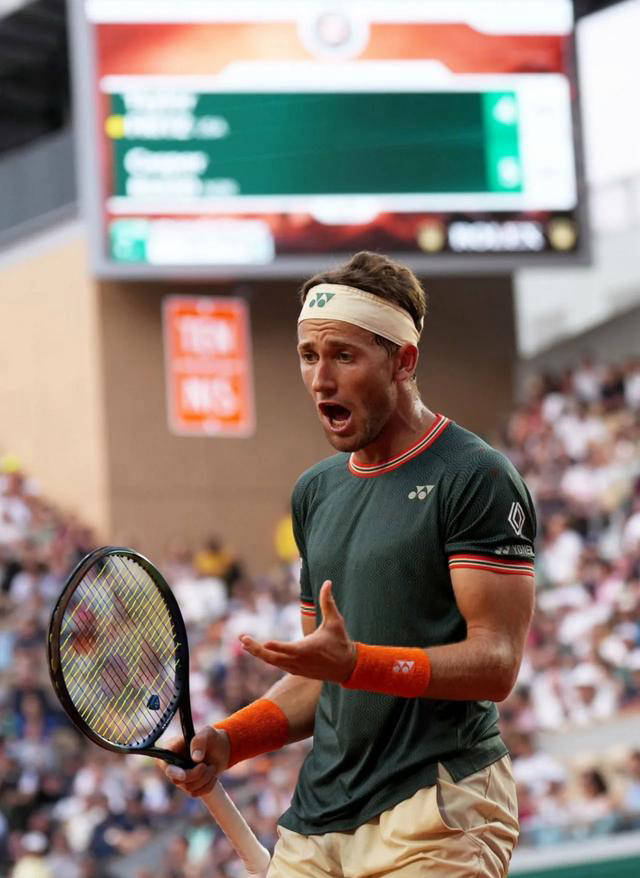 法网风云:德约刷新纪录,紫薇五盘惊险胜利,男单八强揭晓_兹维_列夫