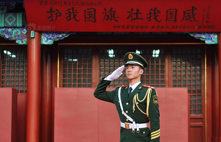 性情中人的兵哥对女孩说:你永远都是我的女人_男孩_部队_领导