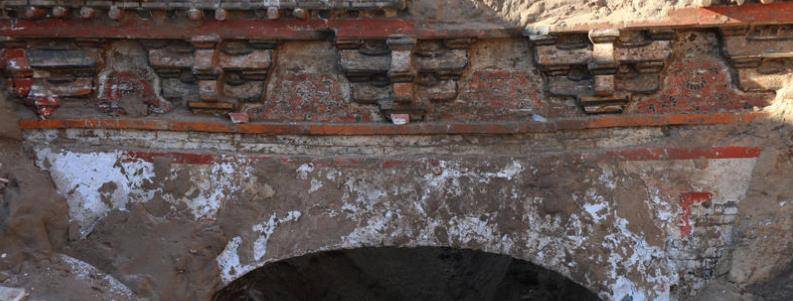 2015年内蒙村民发现盗洞,辽代贵妃墓重见天日,墓主生前曾是皇后