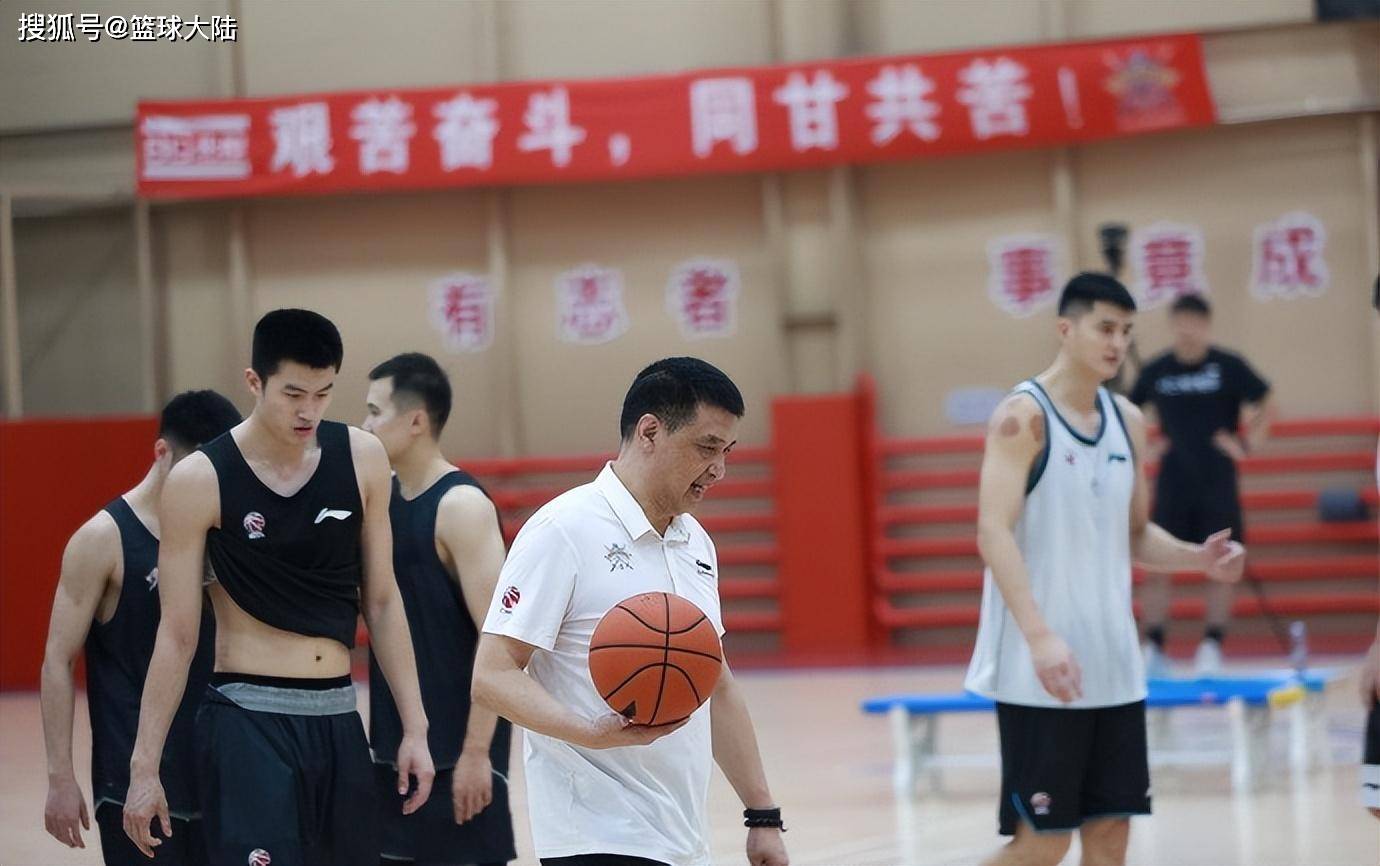 确定回归!超级外援重返北控男篮,再次联手闵鹿蕾_费尔德_季后赛_球员