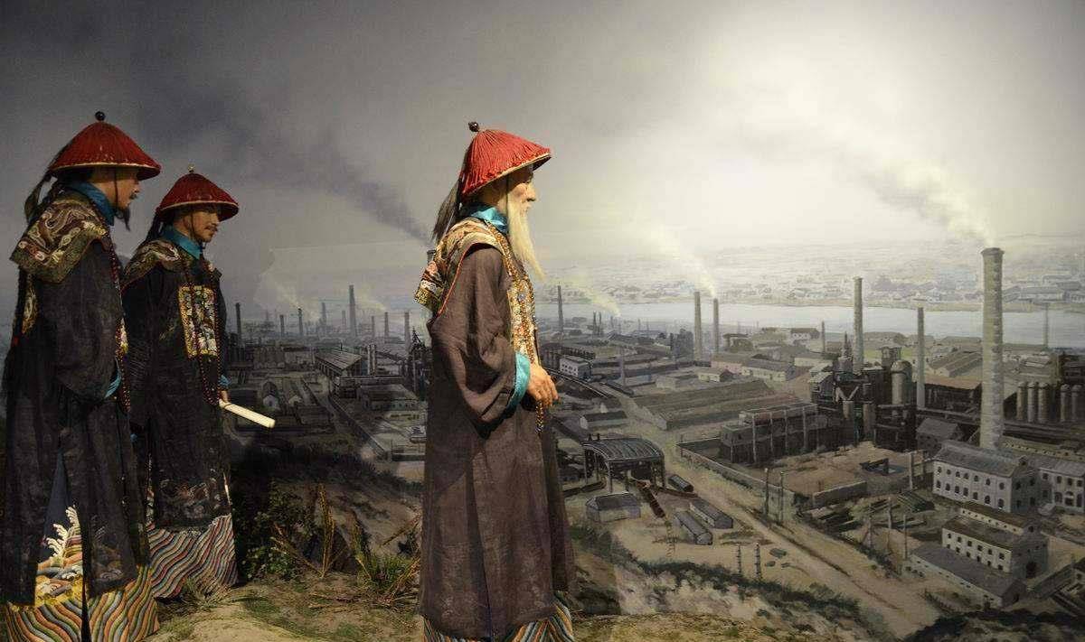 而第二次改革则是清末新政,继洋务运动变革物质层面之后,新政选择从