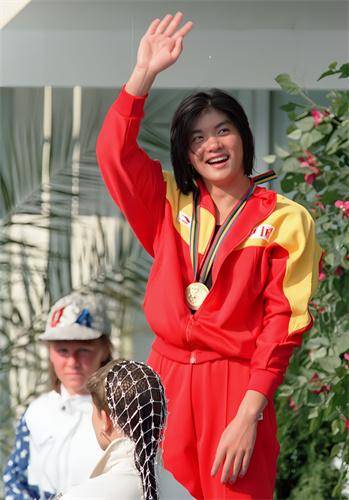 冠军庄泳揭秘她的人生 斩获中国奥运游泳首金 21岁转战演艺圈如今身价过亿