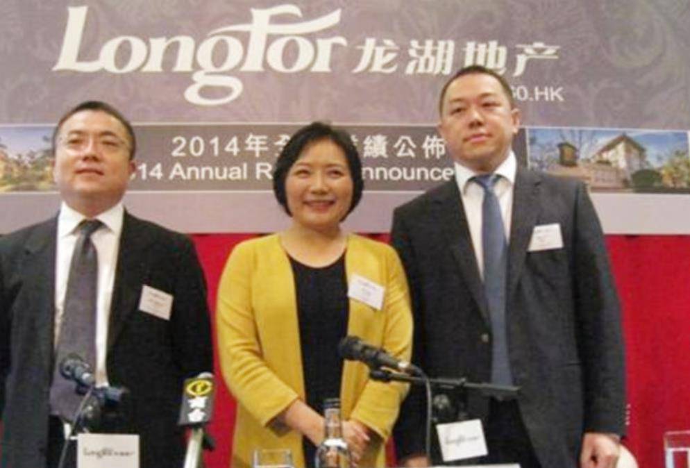 蔡奎:收妻子280亿离婚费,花14亿购豪宅娶空姐,走向人生巅峰