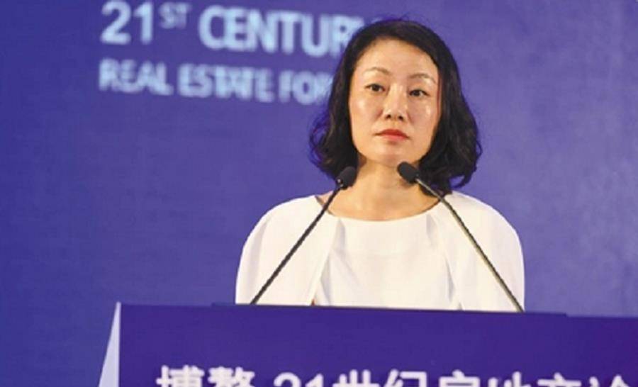 2016年,朱旭辞去公职进万科,如今年薪高达849万,年终奖上千万