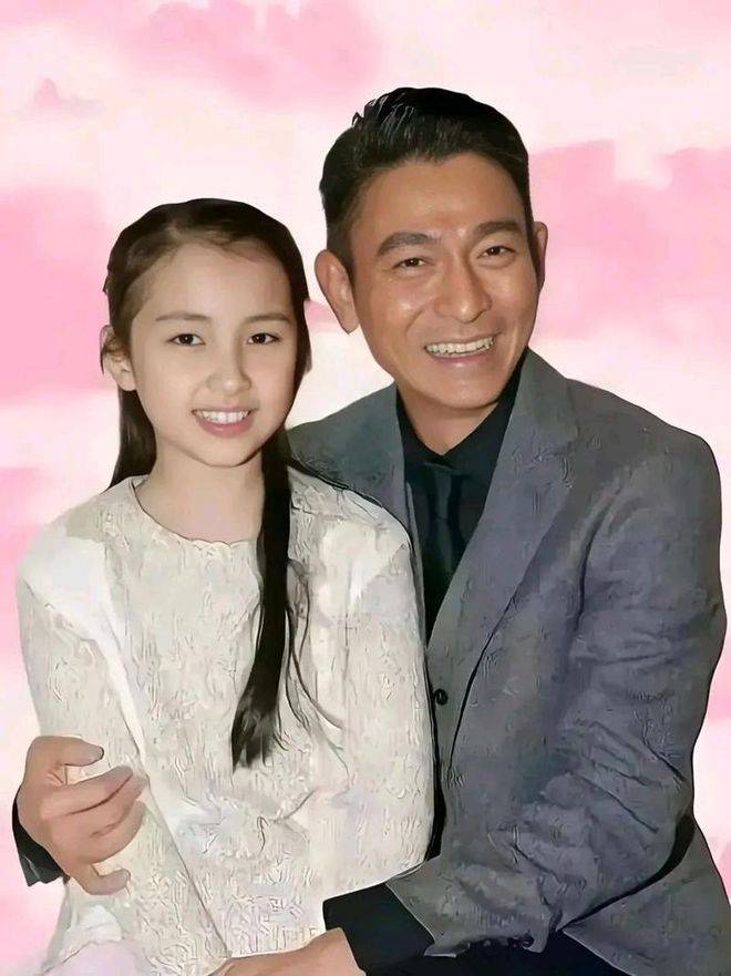 刘德华女儿惊艳亮相!太漂亮了,颜值最高的星二代