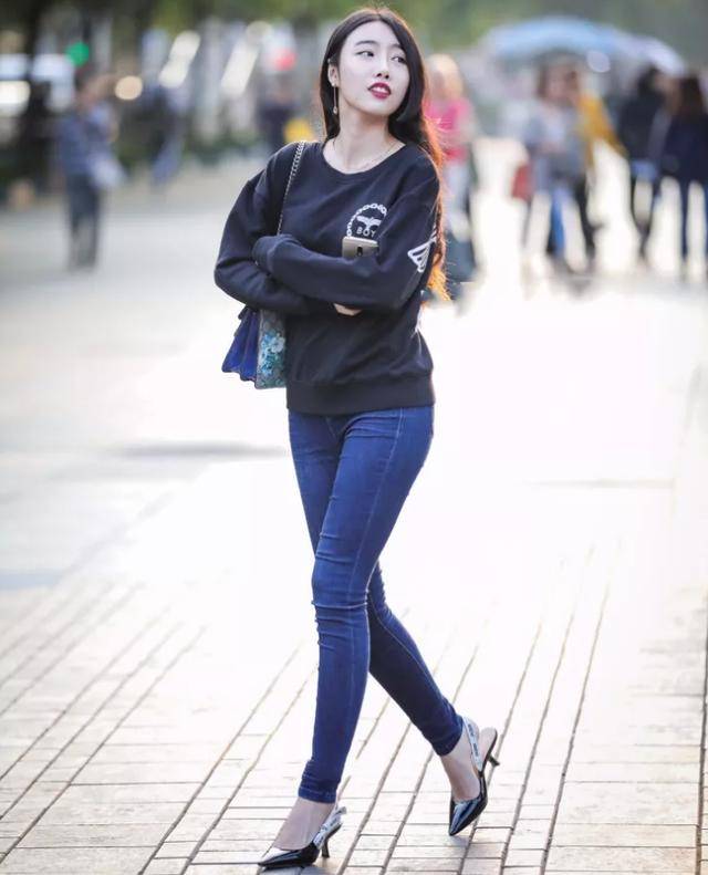 明媚又优雅的穿搭,清爽又洋气_女生_姐姐_牛仔裤